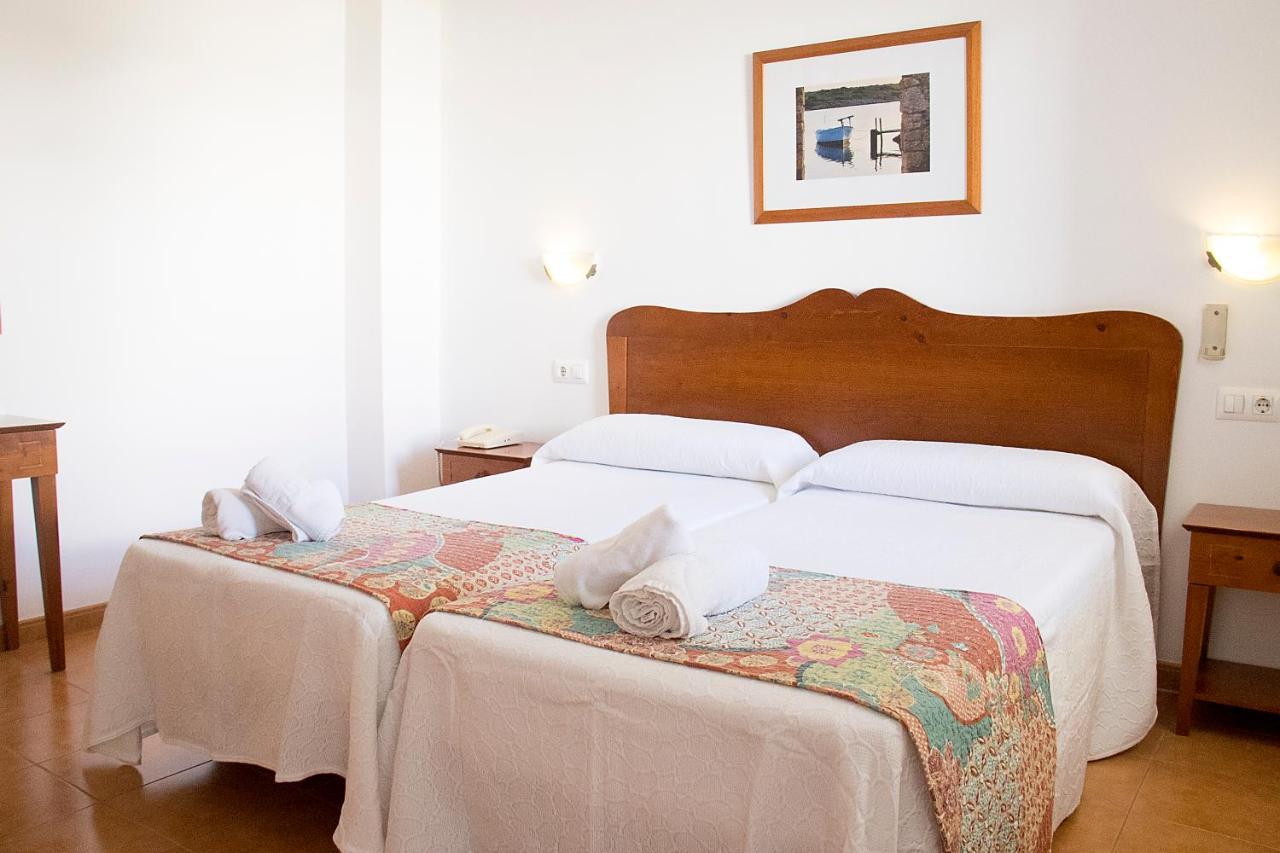 Hotel Geminis シウタデリャ エクステリア 写真