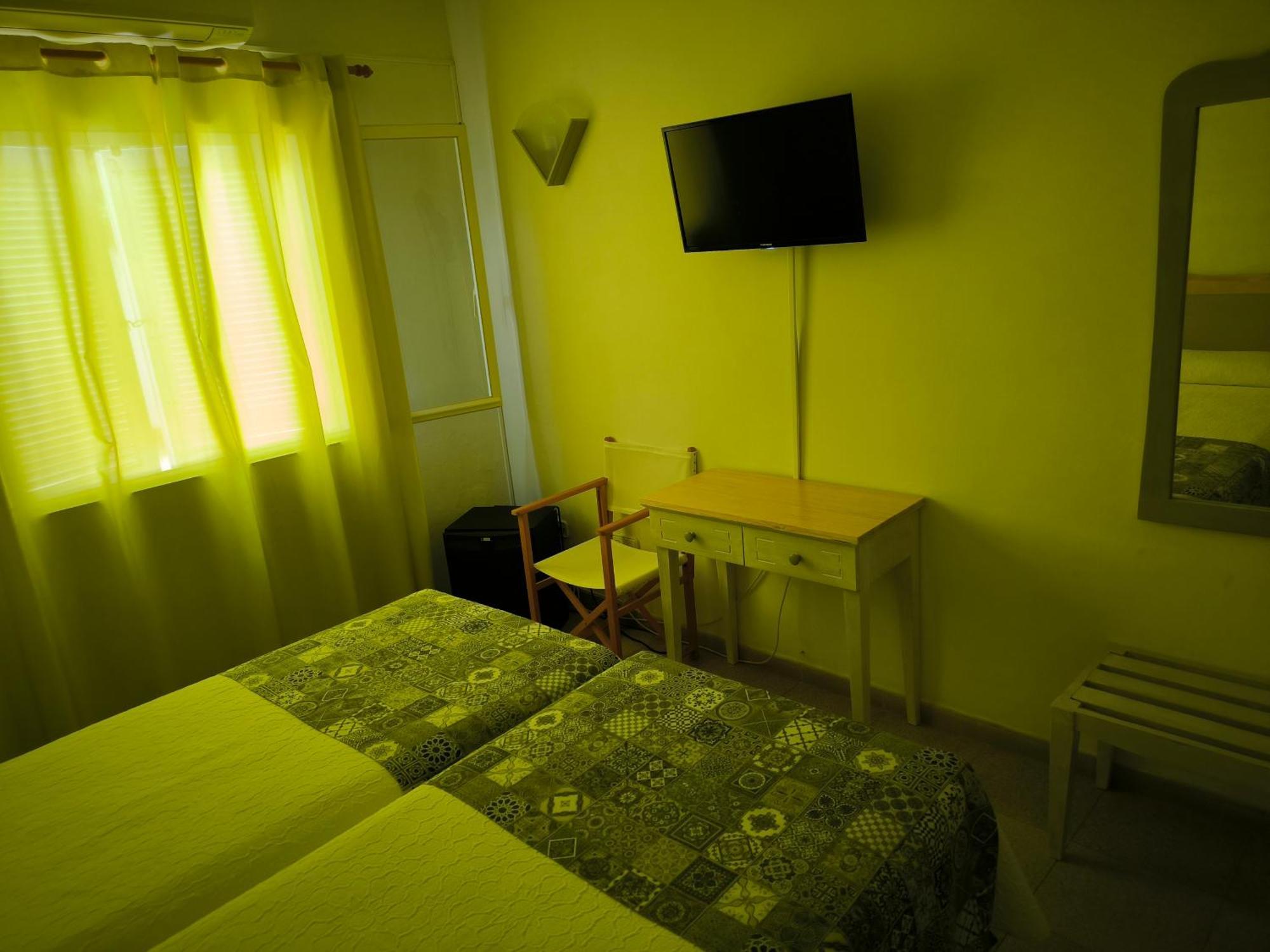 Hotel Geminis シウタデリャ 部屋 写真