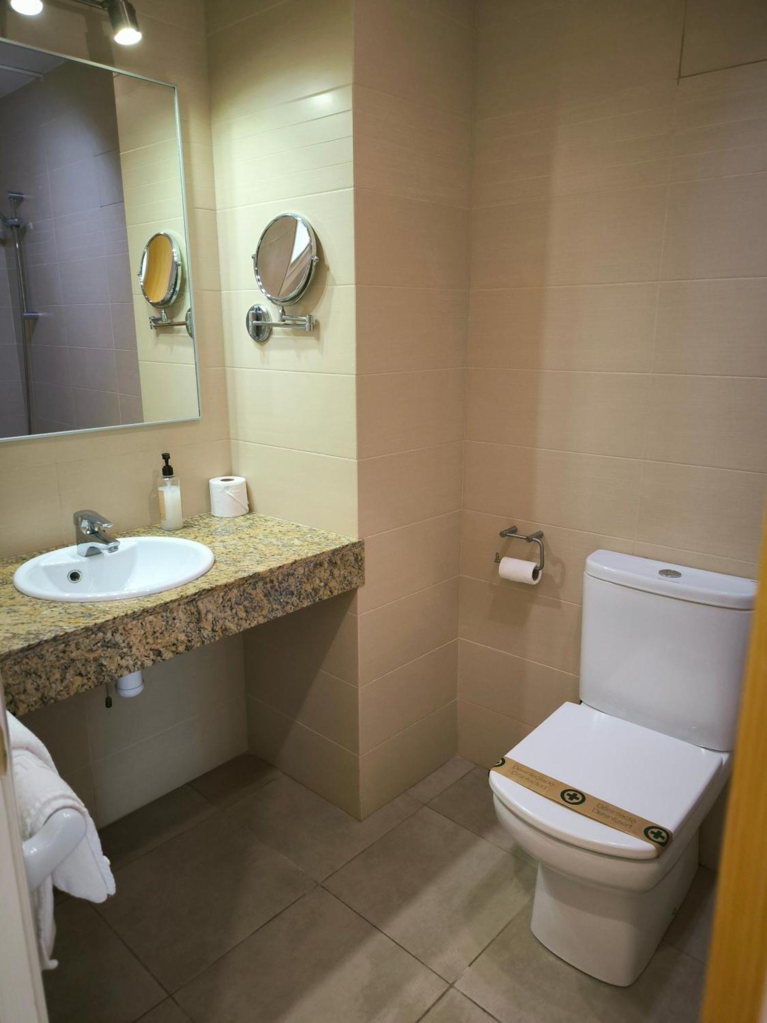 Hotel Geminis シウタデリャ 部屋 写真