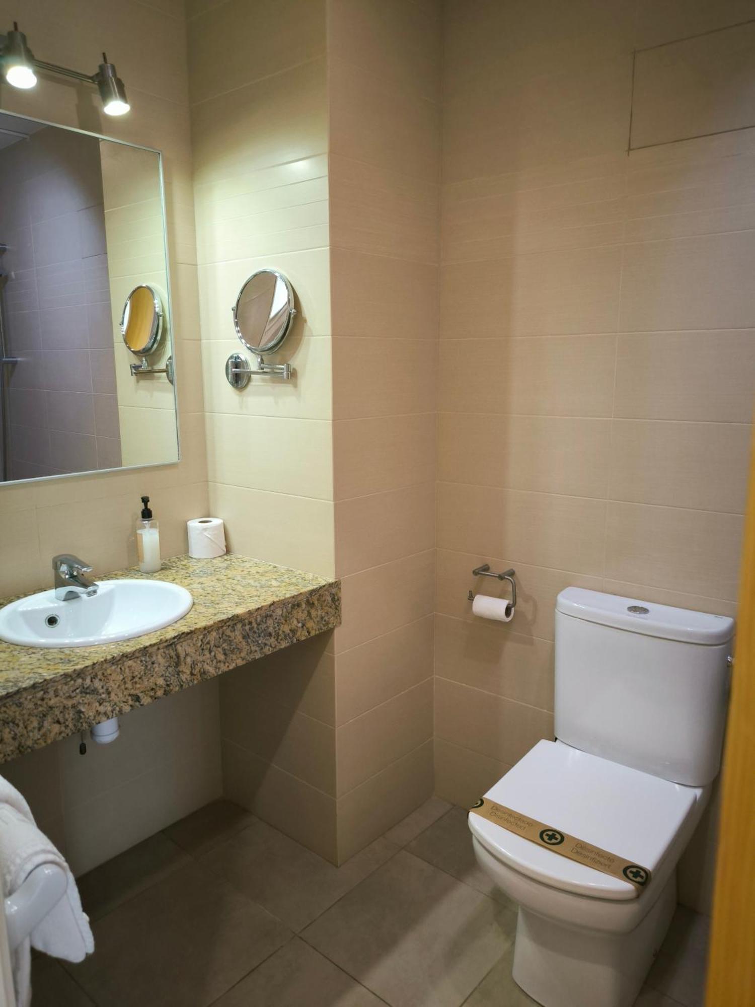 Hotel Geminis シウタデリャ 部屋 写真