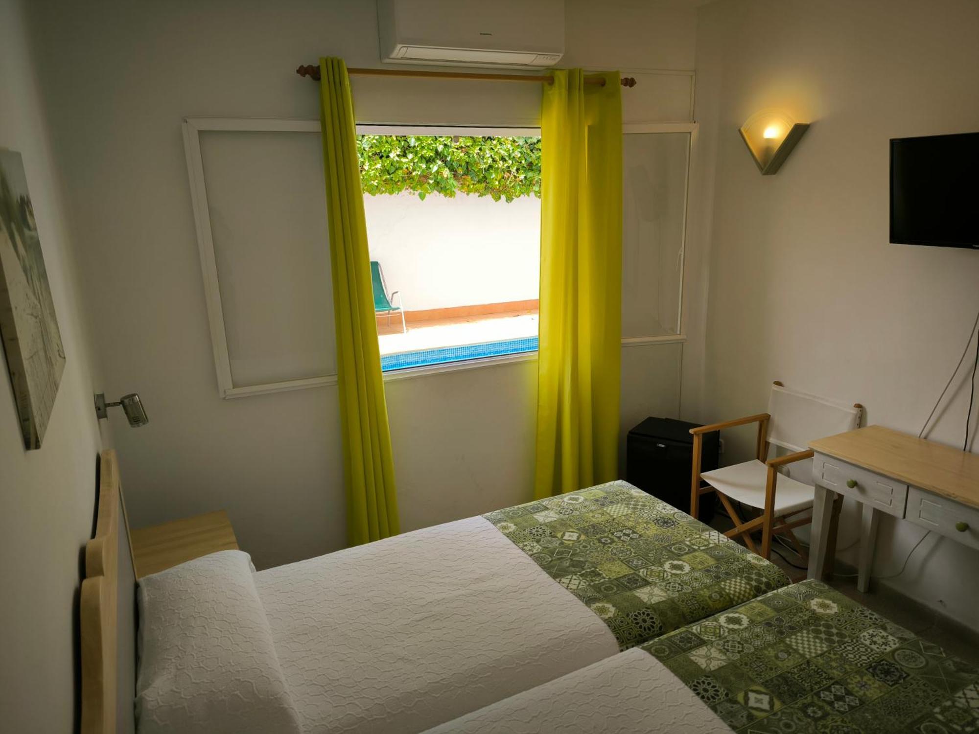 Hotel Geminis シウタデリャ 部屋 写真